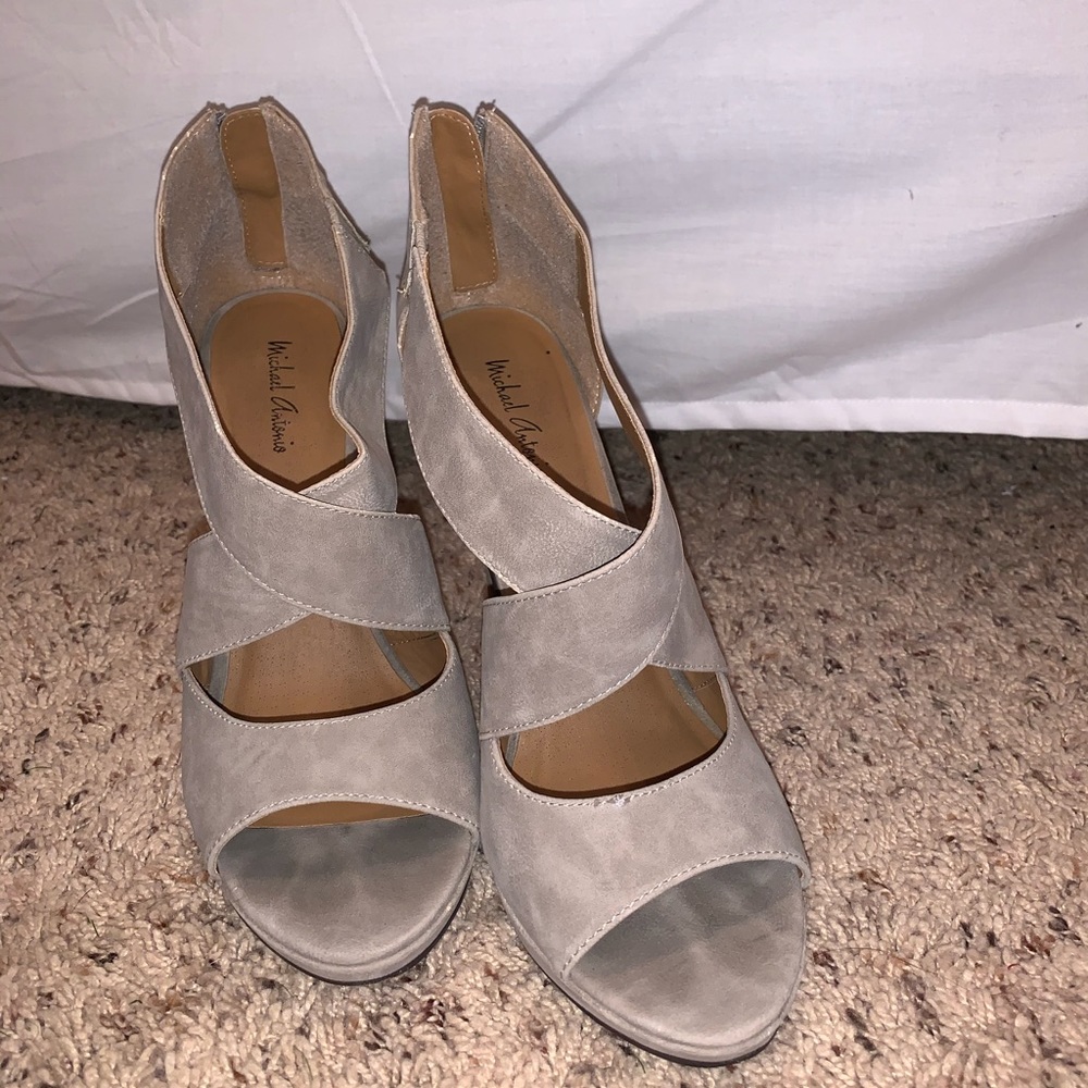 Heels - Picture 2 of 4